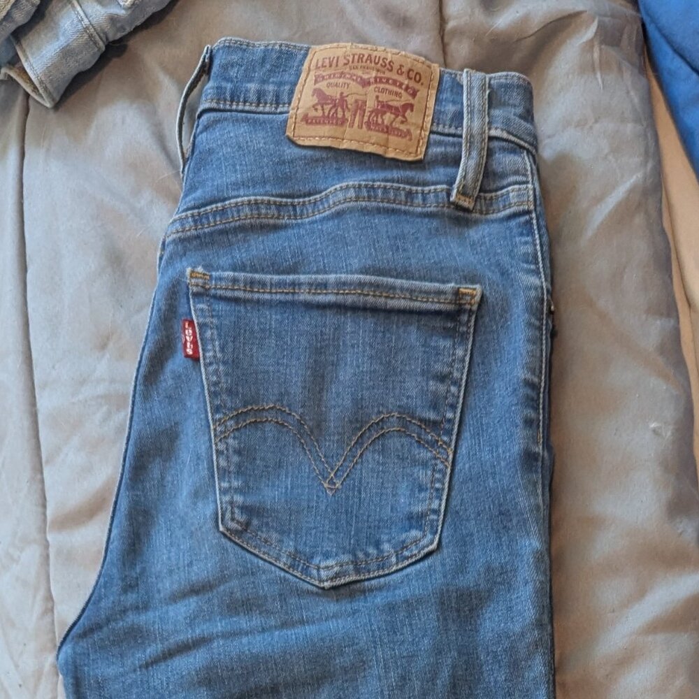 Levi’s Mile High Super Skinny Jeans – Medium Wash – W26 L28